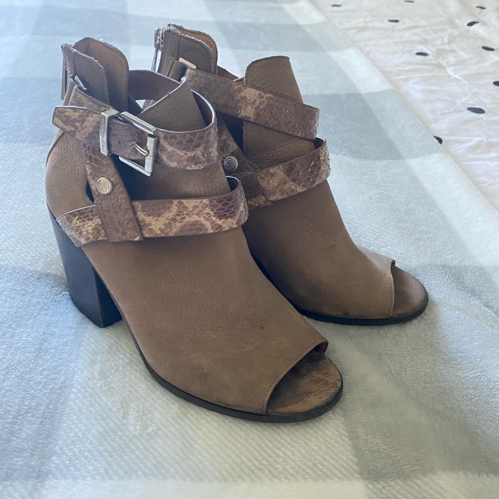 Wore these a couples times, they are super comfy to go out in
